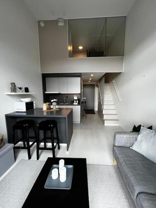 Appartamento Cozy Penthouse Loft - Near The Airport Vantaa Esterno foto