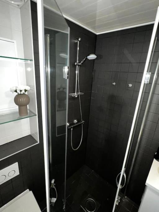 Appartamento Cozy Penthouse Loft - Near The Airport Vantaa Esterno foto